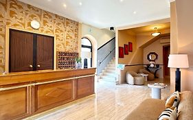 Hotel Restaurant Christophe Colomb  3*