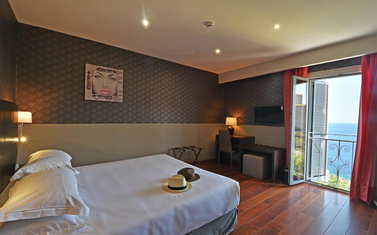 Hotel Restaurant Christophe Colomb Calvi  Extérieur photo
