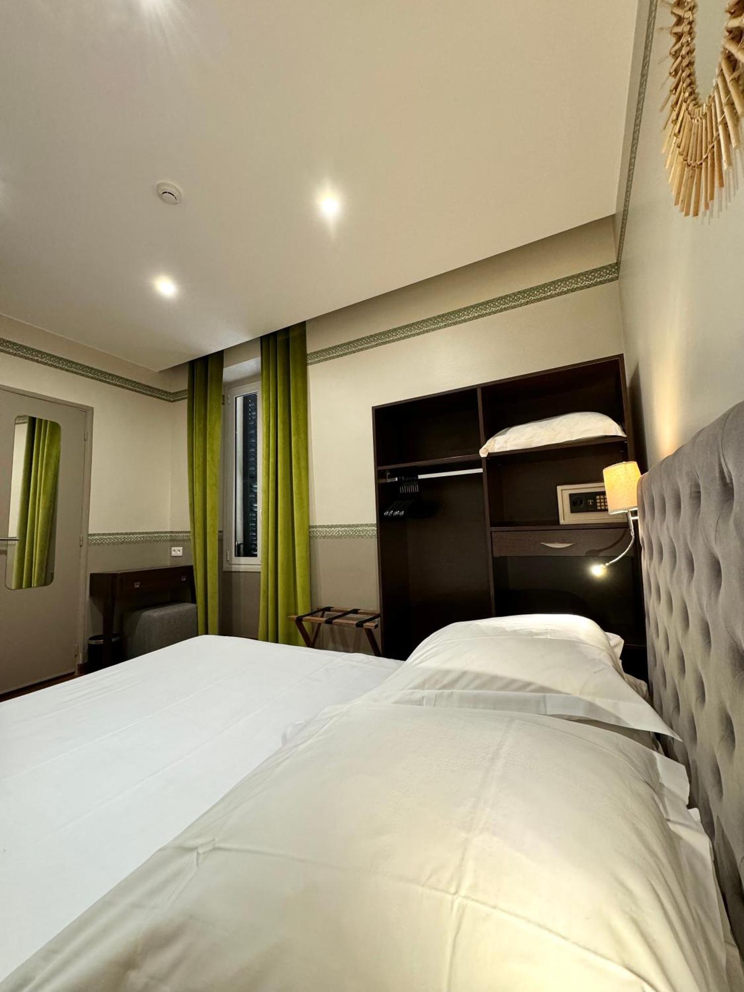 Hotel Restaurant Christophe Colomb Calvi  Chambre photo
