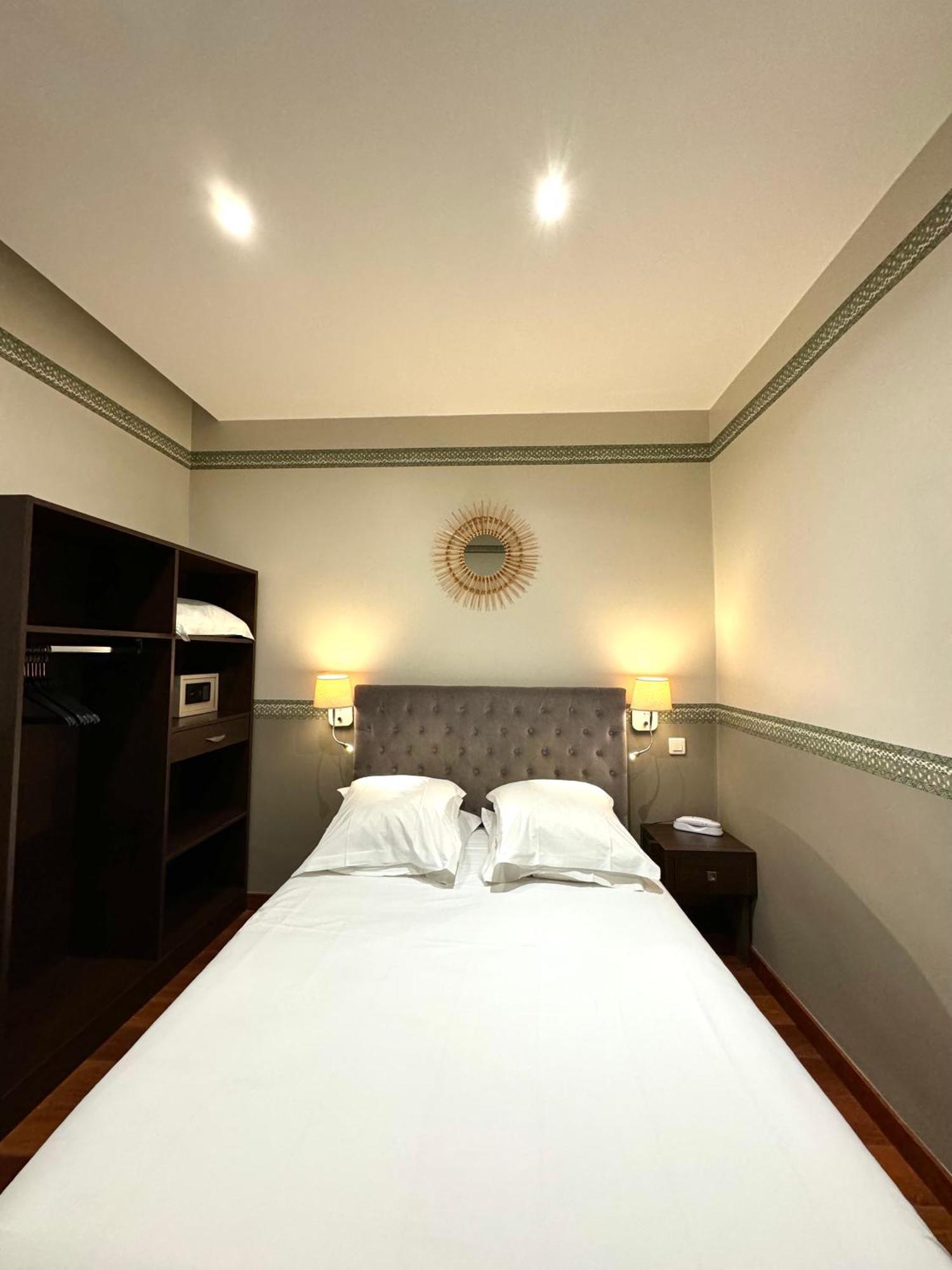 Hotel Restaurant Christophe Colomb Calvi  Chambre photo
