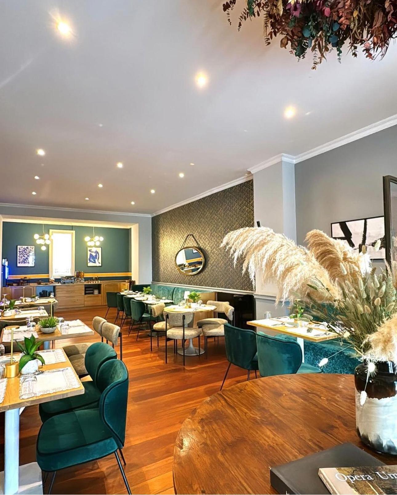 Hotel Restaurant Christophe Colomb Calvi  Extérieur photo