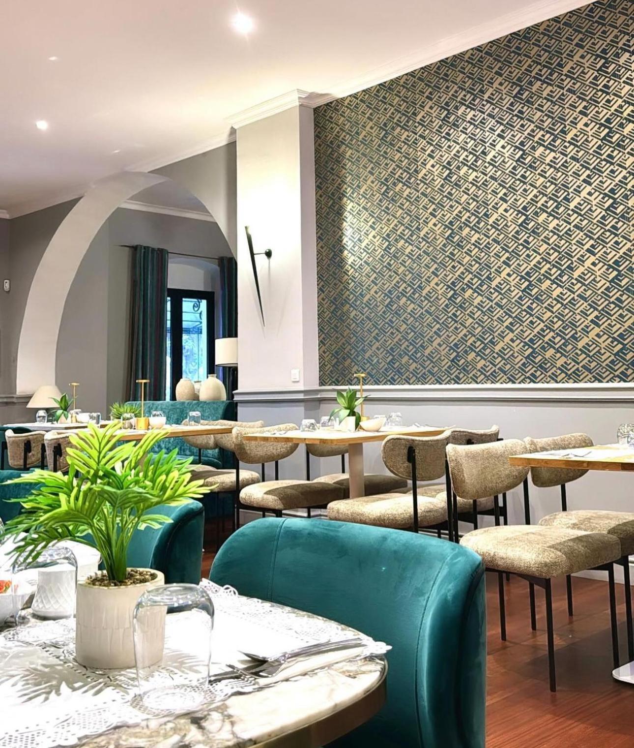 Hotel Restaurant Christophe Colomb Calvi  Extérieur photo